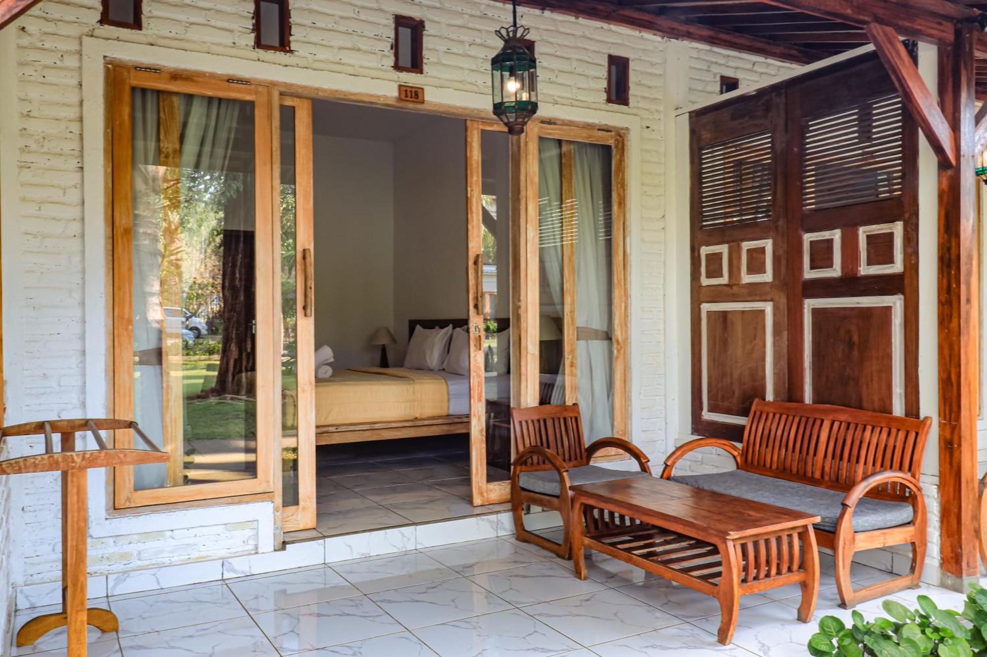 Mina Tanjung Hotel Exterior photo