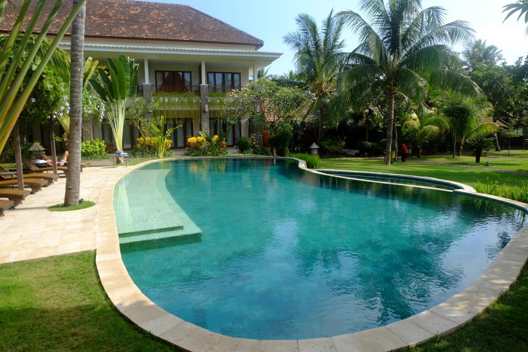 Mina Tanjung Hotel Exterior photo