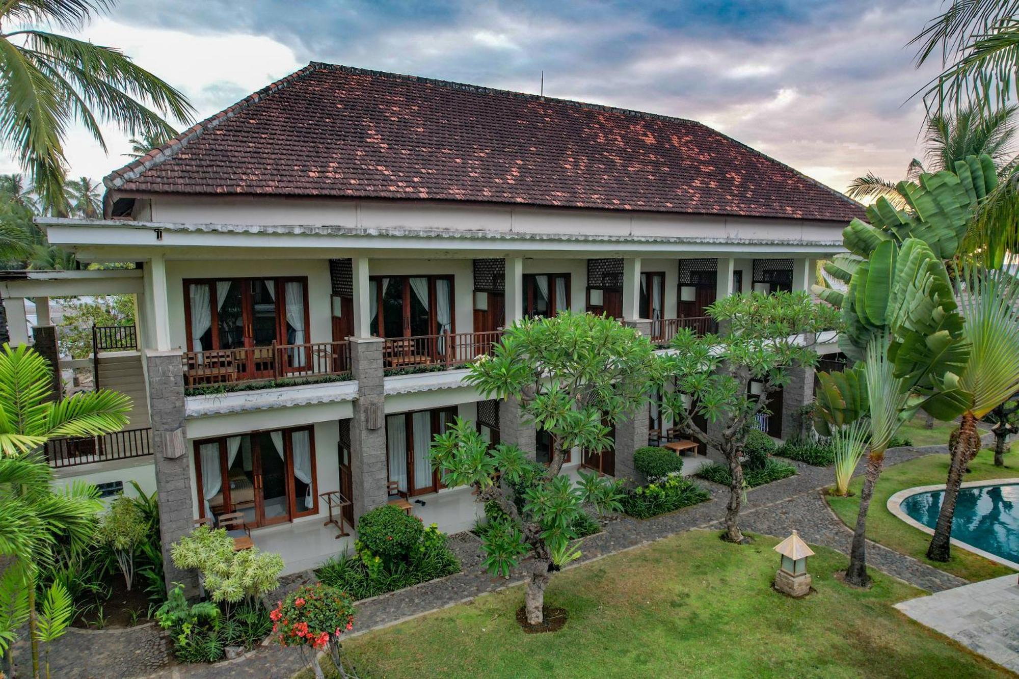 Mina Tanjung Hotel Exterior photo
