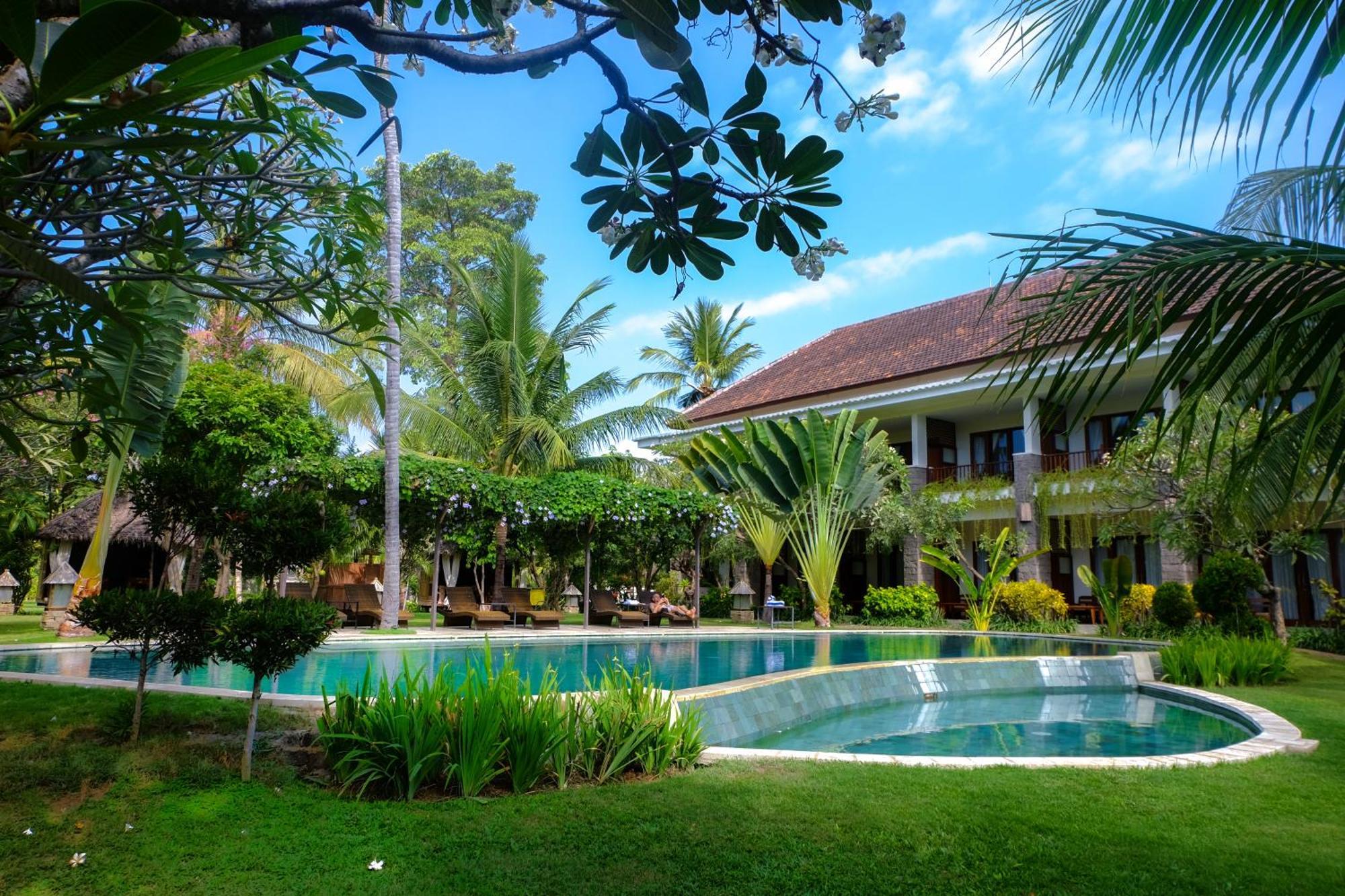 Mina Tanjung Hotel Exterior photo